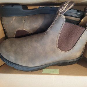 Brand new in box Blundstone Unisex Winter Boots